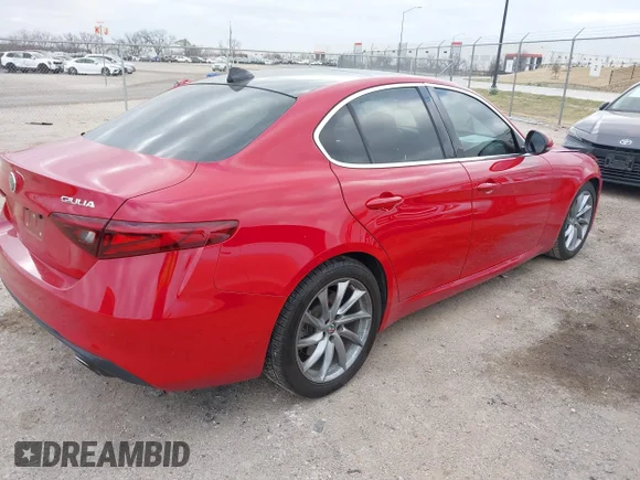 ✅ 2018 Alfa Romeo Giulia • VIN: ZARFAEBN9J7580294 • Лот: 44503475. Опубліковано раніше на IAAI з пробігом 50 565 миль. Безкоштовний доступ до архіву аукціонних продажів зі США та докладний звіт про історію автомобіля на DreamBid. Зображення 4.