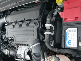 ✅ 2022 Jeep Renegade Latitude • VIN: ZACNJDB10NPN91087 • Lot: 42510866. Listed on IAAI with 25,537 mi. Free auction sales archive from the USA and detailed vehicle history report at DreamBid. Image 19.