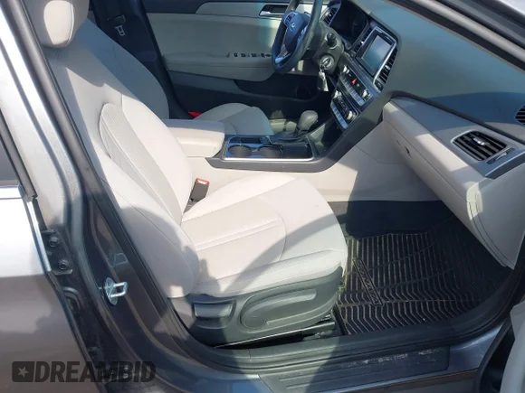 ✅ 2019 Hyundai Sonata SE • VIN: 5NPE24AF5KH750039 • Lot: 44548042. Wystawiony na IAAI z przebiegiem 31 069 mil. Bezpłatny archiwum sprzedaży aukcyjnych z USA i szczegółowy raport historii pojazdu na DreamBid. Zdjęcie 5.