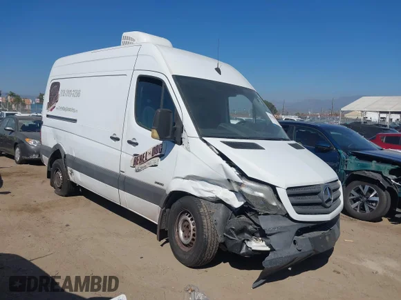 ✅ 2016 Mercedes-Benz Sprinter Cargo • VIN: WD3PE7CD1GP302870 • Лот: 44641898. Опубликован ранее на IAAI с пробегом 107 833 миль. Бесплатный доступ к архиву аукционных продаж из США и подробный отчёт об истории автомобиля на DreamBid. Изображение 1.