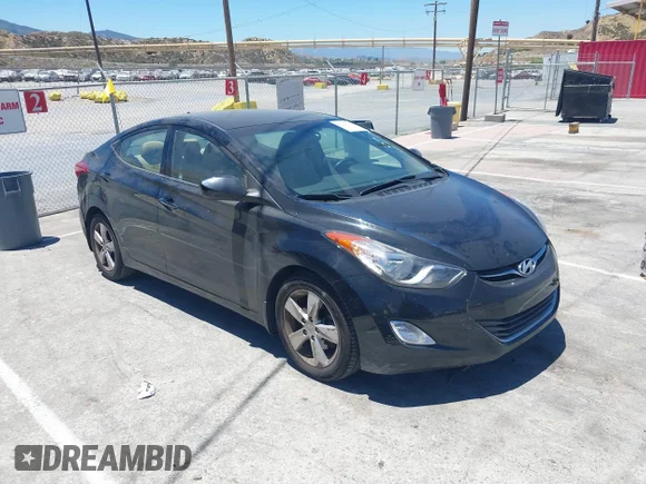 ✅ 2013 Hyundai Elantra Limited • VIN: 5NPDH4AE4DH412846 • Lot: 45344065. Wystawiony na IAAI z przebiegiem 85 463 mil. Bezpłatny archiwum sprzedaży aukcyjnych z USA i szczegółowy raport historii pojazdu na DreamBid. Zdjęcie 1.