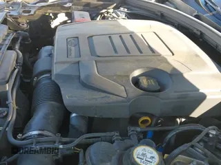 ✅ 2018 Land Rover Range Rover Velar S • VIN: SALYB2RX1JA724633 • Лот: 43202713. Опубликован ранее на IAAI с пробегом 91 136 миль. Бесплатный доступ к архиву аукционных продаж из США и подробный отчёт об истории автомобиля на DreamBid. Изображение 19.