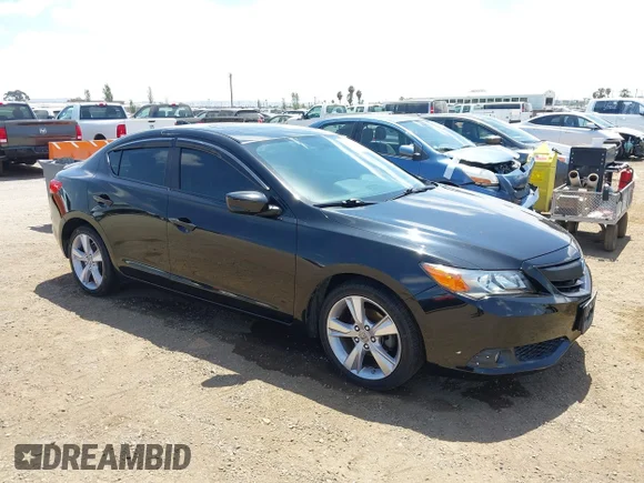 ✅ 2013 Acura ILX Premium • VIN: 19VDE1F53DE013701 • Lot: 45535679. Wystawiony na IAAI z przebiegiem 138 801 mil. Bezpłatny archiwum sprzedaży aukcyjnych z USA i szczegółowy raport historii pojazdu na DreamBid. Zdjęcie 1.