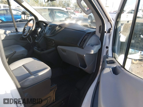 ✅ 2017 Ford Transit Cargo • VIN: 1FTYE1CM3HKA71962 • Lot: 43739243. Listed on IAAI with 81,340 mi. Free auction sales archive from the USA and detailed vehicle history report at DreamBid. Image 5.