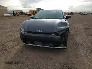 ✅ 2024 Kia EV6 Light Long Range • VIN: KNDC3DLC3R5161931 • Lot: 43703175. Wystawiony na Copart z przebiegiem 35 252 mil. Bezpłatny archiwum sprzedaży aukcyjnych z USA i szczegółowy raport historii pojazdu na DreamBid. Zdjęcie 13.