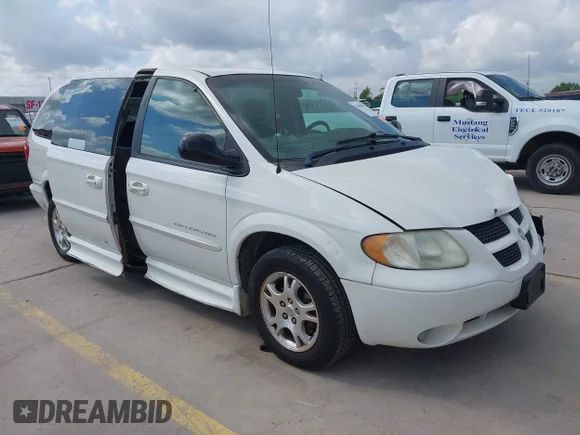 ✅ 2002 Dodge Caravan Sport • VIN: 2B4GP44352R547194 • Lot: 43049473. Wystawiony na IAAI z przebiegiem 134 320 mil. Bezpłatny archiwum sprzedaży aukcyjnych z USA i szczegółowy raport historii pojazdu na DreamBid. Zdjęcie 1.