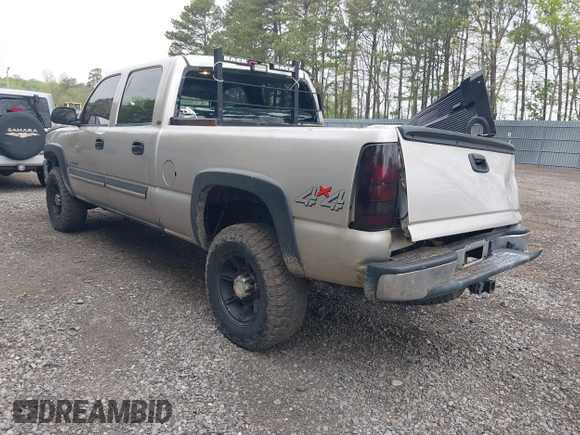 ✅ 2004 Chevrolet Silverado 2500HD LS • VIN: 1GCHK23U34F189351 • Lot: 45042770. Wystawiony na IAAI z przebiegiem 270 707 mil. Bezpłatny archiwum sprzedaży aukcyjnych z USA i szczegółowy raport historii pojazdu na DreamBid. Zdjęcie 3.