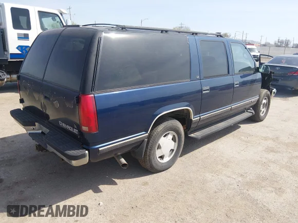 ✅ 1997 Chevrolet Suburban • VIN: 3GNFK16R2VG189406 • Лот: 44691844. Опубліковано раніше на IAAI з пробігом 195 598 миль. Безкоштовний доступ до архіву аукціонних продажів зі США та докладний звіт про історію автомобіля на DreamBid. Зображення 4.