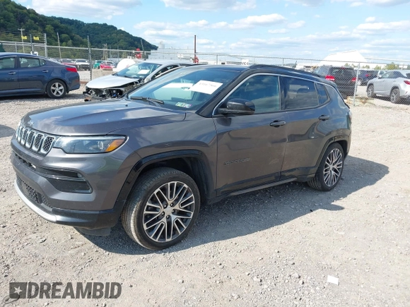 ✅ 2023 Jeep Compass (RED) Edition • VIN: 3C4NJDCN8PT503452 • Lot: 43167566. Wystawiony na IAAI z przebiegiem 128 790 mil. Bezpłatny archiwum sprzedaży aukcyjnych z USA i szczegółowy raport historii pojazdu na DreamBid. Zdjęcie 2.