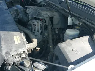 ✅ 2010 Cadillac Escalade • VIN: 1GYUKAEF8AR112194 • Lot: 43395442. Wystawiony na IAAI z przebiegiem 205 316 mil. Bezpłatny archiwum sprzedaży aukcyjnych z USA i szczegółowy raport historii pojazdu na DreamBid. Zdjęcie 19.