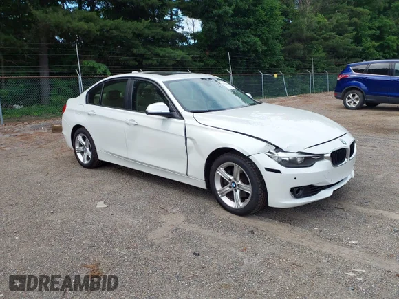 ✅ 2014 BMW 3 Series 328i xDrive • VIN: WBA3B3C56EJ978999 • Лот: 45352454. Опубліковано раніше на IAAI з пробігом 141 177 миль. Безкоштовний доступ до архіву аукціонних продажів зі США та докладний звіт про історію автомобіля на DreamBid. Зображення 1.
