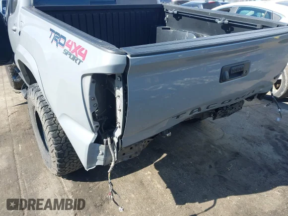 ✅ 2020 Toyota Tacoma SR5 • VIN: 3TMCZ5AN8LM332991 • Lot: 44354156. Wystawiony na IAAI z przebiegiem 78 498 mil. Bezpłatny archiwum sprzedaży aukcyjnych z USA i szczegółowy raport historii pojazdu na DreamBid. Zdjęcie 6.