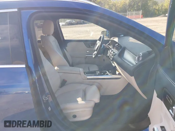 ✅ 2024 Mercedes-Benz GLA 250 • VIN: W1N4N4HB9RJ607725 • Lot: 43110437. Wystawiony na IAAI z przebiegiem 9 795 mil. Bezpłatny archiwum sprzedaży aukcyjnych z USA i szczegółowy raport historii pojazdu na DreamBid. Zdjęcie 5.