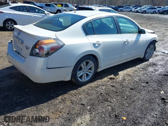 ✅ 2011 Nissan Altima SR • VIN: 1N4BL2AP6BN413320 • Лот: 44485609. Опубліковано раніше на IAAI з пробігом 192 058 миль. Безкоштовний доступ до архіву аукціонних продажів зі США та докладний звіт про історію автомобіля на DreamBid. Зображення 4.