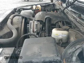 ✅ 2001 Chevrolet Suburban LS • VIN: 3GNFK16TX1G164467 • Лот: 41097220. Опубликован ранее на IAAI с пробегом 234 966 миль. Бесплатный доступ к архиву аукционных продаж из США и подробный отчёт об истории автомобиля на DreamBid. Изображение 20.