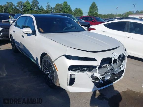 ✅ 2026 BMW 7 Series 740i xDrive • VIN: WBA33EH01TCX84839 • Лот: 45283275. Опубликован ранее на IAAI с пробегом 15 миль. Бесплатный доступ к архиву аукционных продаж из США и подробный отчёт об истории автомобиля на DreamBid. Изображение 1.