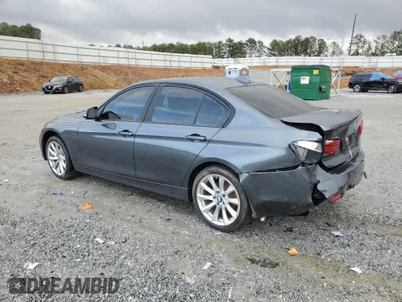 ✅ 2018 BMW 3 Series 320i • VIN: WBA8E1G55JNU92795 • Лот: 40228914. Опубліковано раніше на Copart з пробігом 45 076 миль. Безкоштовний доступ до архіву аукціонних продажів зі США та докладний звіт про історію автомобіля на DreamBid. Зображення 2.