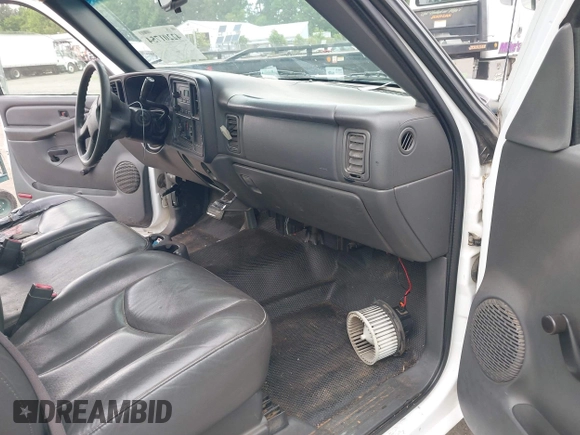 ✅ 2004 Chevrolet Silverado 1500 Work Truck • VIN: 1GCEC14X94Z198976 • Lot: 42201754. Wystawiony na IAAI z przebiegiem 143 281 mil. Bezpłatny archiwum sprzedaży aukcyjnych z USA i szczegółowy raport historii pojazdu na DreamBid. Zdjęcie 5.