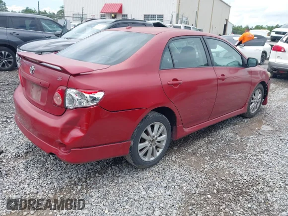 ✅ 2010 Toyota Corolla S • VIN: 2T1BU4EE3AC527532 • Лот: 45251382. Опубліковано раніше на IAAI з пробігом 250 115 миль. Безкоштовний доступ до архіву аукціонних продажів зі США та докладний звіт про історію автомобіля на DreamBid. Зображення 4.