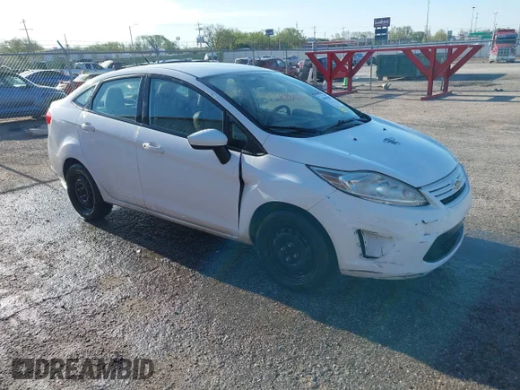 ✅ 2013 Ford Fiesta S • VIN: 3FADP4AJ8DM103249 • Лот: 44798708. Опубликован ранее на IAAI с пробегом 143 839 миль. Бесплатный доступ к архиву аукционных продаж из США и подробный отчёт об истории автомобиля на DreamBid. Изображение 1.