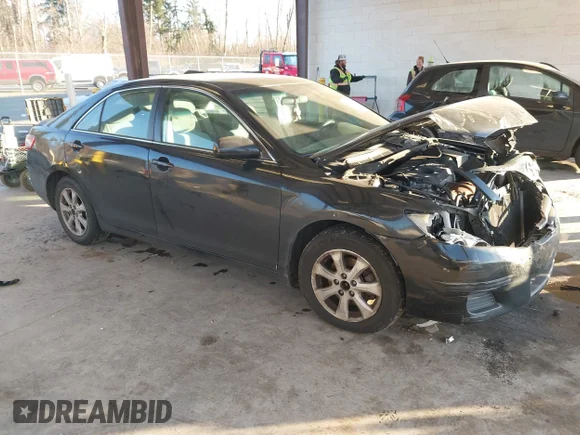 ✅ 2010 Toyota Camry • VIN: 4T1BF3EK6AU552594 • Lot: 44216342. Wystawiony na IAAI z przebiegiem 180 398 mil. Bezpłatny archiwum sprzedaży aukcyjnych z USA i szczegółowy raport historii pojazdu na DreamBid. Zdjęcie 1.