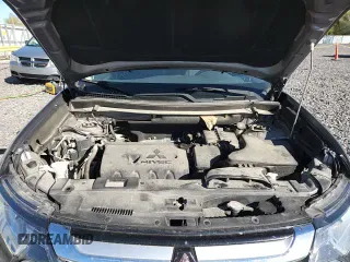 2018 Mitsubishi Outlander SE with VIN JA4AD3A32JZ061134, listed as a Copart auction lot 85913675 with 136,011 mi miles and Salvage title. Bid and sale history available at DreamBid. Image 17.