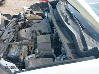 ✅ 2016 Toyota RAV4 XLE • VIN: JTMWFREVXGJ077657 • Lot: 43300105. Listed on IAAI with 140,754 mi. Free auction sales archive from the USA and detailed vehicle history report at DreamBid. Image 19.