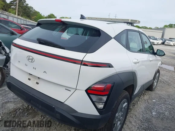 ✅ 2025 Hyundai Kona SE • VIN: KM8HACAB7SU218932 • Lot: 44691046. Wystawiony na IAAI z przebiegiem 32 660 mil. Bezpłatny archiwum sprzedaży aukcyjnych z USA i szczegółowy raport historii pojazdu na DreamBid. Zdjęcie 4.