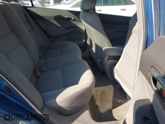 ✅ 2007 Honda Civic LX • VIN: 2HGFA16527H504475 • Lot: 43386892. Wystawiony na IAAI z przebiegiem 101 832 mil. Bezpłatny archiwum sprzedaży aukcyjnych z USA i szczegółowy raport historii pojazdu na DreamBid. Zdjęcie 8.