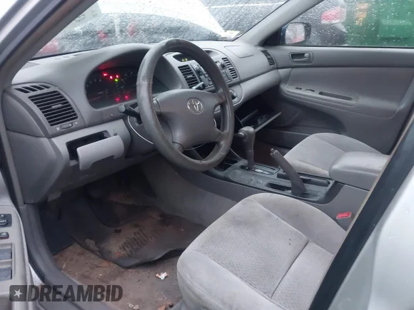 ✅ 2002 Toyota Camry LE • VIN: 4T1BE32K92U011709 • Lot: 43884633. Wystawiony na IAAI z przebiegiem 176 577 mil. Bezpłatny archiwum sprzedaży aukcyjnych z USA i szczegółowy raport historii pojazdu na DreamBid. Zdjęcie 5.