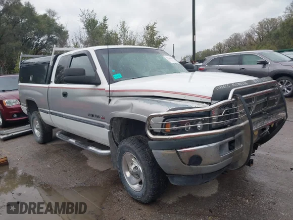 ✅ 1998 Dodge 1500 • VIN: 1B7HF13Y6WJ115956 • Lot: 43548056. Listed on IAAI with 175,510 mi. Free auction sales archive from the USA and detailed vehicle history report at DreamBid. Image 1.