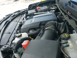 ✅ 2024 Chevrolet Suburban • VIN: 1GNSCEKT8RR350187 • Lot: 43045718. Wystawiony na IAAI z przebiegiem 28 587 mil. Bezpłatny archiwum sprzedaży aukcyjnych z USA i szczegółowy raport historii pojazdu na DreamBid. Zdjęcie 19.