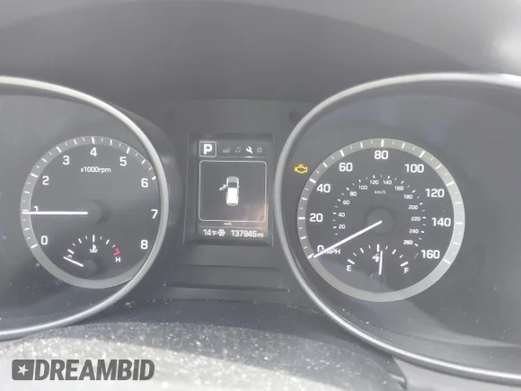 ✅ 2018 Hyundai Santa Fe 2.4L • VIN: 5NMZTDLB1JH065279 • Lot: 44323966. Wystawiony na IAAI z przebiegiem 137 946 mil. Bezpłatny archiwum sprzedaży aukcyjnych z USA i szczegółowy raport historii pojazdu na DreamBid. Zdjęcie 7.