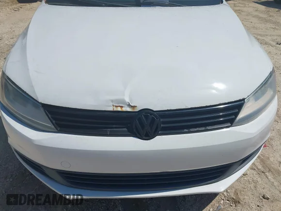 ✅ 2014 Volkswagen Jetta S • VIN: 3VW2K7AJXEM234909 • Lot: 44622858. Wystawiony na IAAI z przebiegiem 121 866 mil. Bezpłatny archiwum sprzedaży aukcyjnych z USA i szczegółowy raport historii pojazdu na DreamBid. Zdjęcie 6.