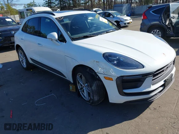 ✅ 2022 Porsche Macan • VIN: WP1AA2A53NLB06485 • Lot: 44820257. Wystawiony na IAAI z przebiegiem 44 374 mil. Bezpłatny archiwum sprzedaży aukcyjnych z USA i szczegółowy raport historii pojazdu na DreamBid. Zdjęcie 1.