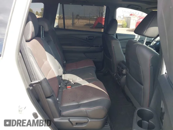 ✅ 2024 Honda Passport Black Edition • VIN: 5FNYF8H86RB010881 • Lot: 43421809. Wystawiony na IAAI z przebiegiem 34 225 mil. Bezpłatny archiwum sprzedaży aukcyjnych z USA i szczegółowy raport historii pojazdu na DreamBid. Zdjęcie 8.