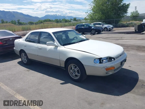 ✅ 1996 Toyota Camry LE • VIN: JT2BF12K3T0137734 • Лот: 45169158. Опубликован ранее на IAAI с пробегом 248 200 миль. Бесплатный доступ к архиву аукционных продаж из США и подробный отчёт об истории автомобиля на DreamBid. Изображение 1.