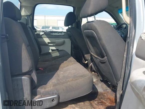 ✅ 2010 Chevrolet Silverado 2500HD Work Truck • VIN: 1GC4KVBG2AF152539 • Lot: 44422948. Wystawiony na IAAI z przebiegiem Nie podano. Bezpłatny archiwum sprzedaży aukcyjnych z USA i szczegółowy raport historii pojazdu na DreamBid. Zdjęcie 8.