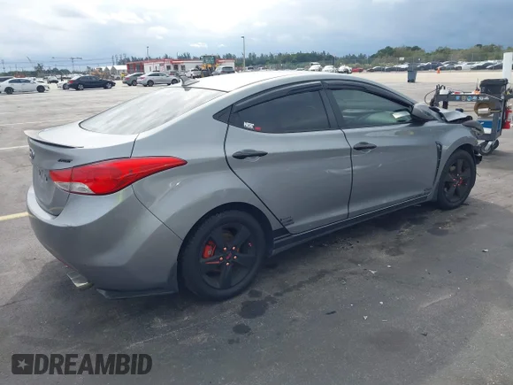✅ 2013 Hyundai Elantra GLS • VIN: KMHDH4AE7DU787955 • Lot: 44179170. Wystawiony na IAAI z przebiegiem 135 433 mil. Bezpłatny archiwum sprzedaży aukcyjnych z USA i szczegółowy raport historii pojazdu na DreamBid. Zdjęcie 4.