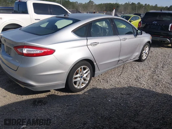 ✅ 2014 Ford Fusion SE • VIN: 3FA6P0H7XER191091 • Lot: 45338701. Wystawiony na IAAI z przebiegiem 242 776 mil. Bezpłatny archiwum sprzedaży aukcyjnych z USA i szczegółowy raport historii pojazdu na DreamBid. Zdjęcie 4.