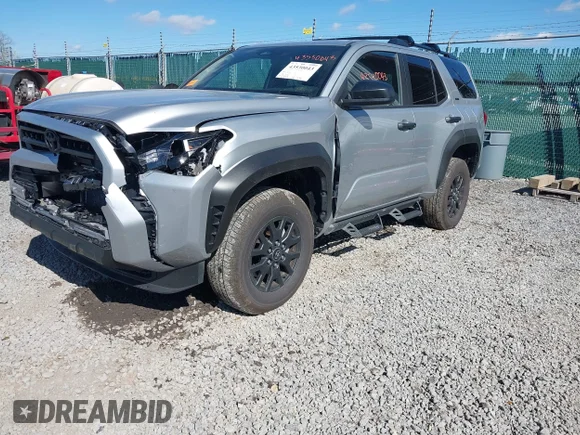 ✅ 2025 Toyota 4Runner TRD Sport Premium • VIN: JTEVA5BRXS5014548 • Lot: 43530043. Wystawiony na IAAI z przebiegiem 7 904 mil. Bezpłatny archiwum sprzedaży aukcyjnych z USA i szczegółowy raport historii pojazdu na DreamBid. Zdjęcie 2.