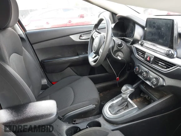 ✅ 2022 Kia Forte LXS • VIN: 3KPF24AD1NE446198 • Lot: 44558949. Wystawiony na IAAI z przebiegiem 127 116 mil. Bezpłatny archiwum sprzedaży aukcyjnych z USA i szczegółowy raport historii pojazdu na DreamBid. Zdjęcie 5.