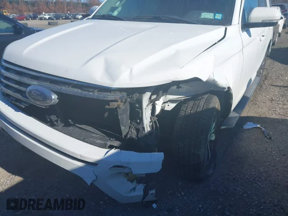 ✅ 2018 Ford Expedition XLT • VIN: 1FMJU1JT5JEA00437 • Lot: 41307273. Wystawiony na IAAI z przebiegiem 138 901 mil. Bezpłatny archiwum sprzedaży aukcyjnych z USA i szczegółowy raport historii pojazdu na DreamBid. Zdjęcie 6.
