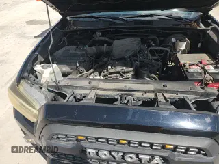 ✅ 2019 Toyota Tacoma SR • VIN: 5TFAX5GN7KX147344 • Лот: 82147975. Опубликован ранее на Copart с пробегом 77 592 миль. Бесплатный доступ к архиву аукционных продаж из США и подробный отчёт об истории автомобиля на DreamBid. Изображение 15.