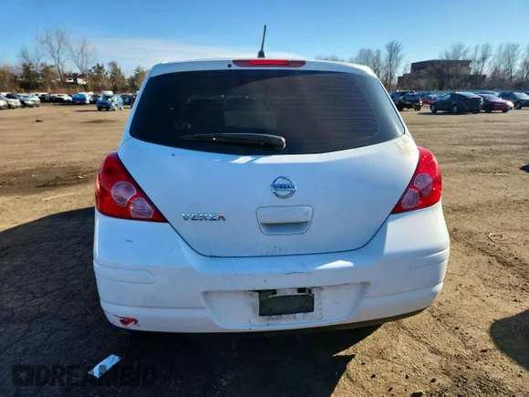 ✅ 2007 Nissan Versa SL • VIN: 3N1BC13E77L371816 • Lot: 46241186. Wystawiony na Copart z przebiegiem Nie podano. Bezpłatny archiwum sprzedaży aukcyjnych z USA i szczegółowy raport historii pojazdu na DreamBid. Zdjęcie 6.