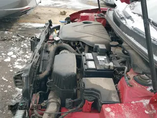 ✅ 2014 Hyundai Veloster • VIN: KMHTC6AD7EU195907 • Lot: 41548595. Wystawiony na IAAI z przebiegiem 106 349 mil. Bezpłatny archiwum sprzedaży aukcyjnych z USA i szczegółowy raport historii pojazdu na DreamBid. Zdjęcie 12.