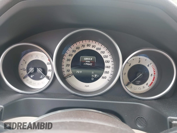 ✅ 2014 Mercedes-Benz E 250 Luxury • VIN: WDDHF0EB7EA999610 • Лот: 45165072. Опубликован ранее на IAAI с пробегом 179 642 миль. Бесплатный доступ к архиву аукционных продаж из США и подробный отчёт об истории автомобиля на DreamBid. Изображение 7.