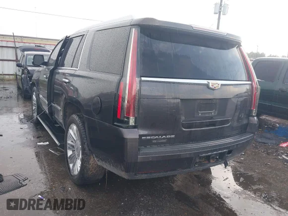 ✅ 2016 Cadillac Escalade Platinum • VIN: 1GYS4DKJ0GR428242 • Lot: 43056554. Wystawiony na IAAI z przebiegiem 99 211 mil. Bezpłatny archiwum sprzedaży aukcyjnych z USA i szczegółowy raport historii pojazdu na DreamBid. Zdjęcie 3.