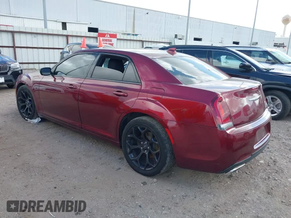 ✅ 2019 Chrysler 300 Touring • VIN: 2C3CCAAG4KH679411 • Лот: 44690810. Опубліковано раніше на IAAI з пробігом 132 010 миль. Безкоштовний доступ до архіву аукціонних продажів зі США та докладний звіт про історію автомобіля на DreamBid. Зображення 3.
