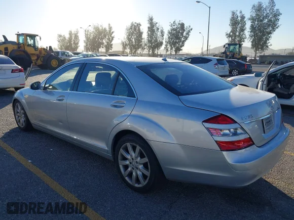 ✅ 2007 Mercedes-Benz S 550 • VIN: WDDNG71X27A120799 • Lot: 44250430. Listed on IAAI with 120,581 mi. Free auction sales archive from the USA and detailed vehicle history report at DreamBid. Image 3.